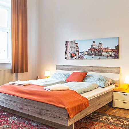 Comfy 2Br- Apartment Near Wiener Stadthalle Buitenkant foto