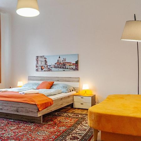 Comfy 2Br- Apartment Near Wiener Stadthalle Buitenkant foto