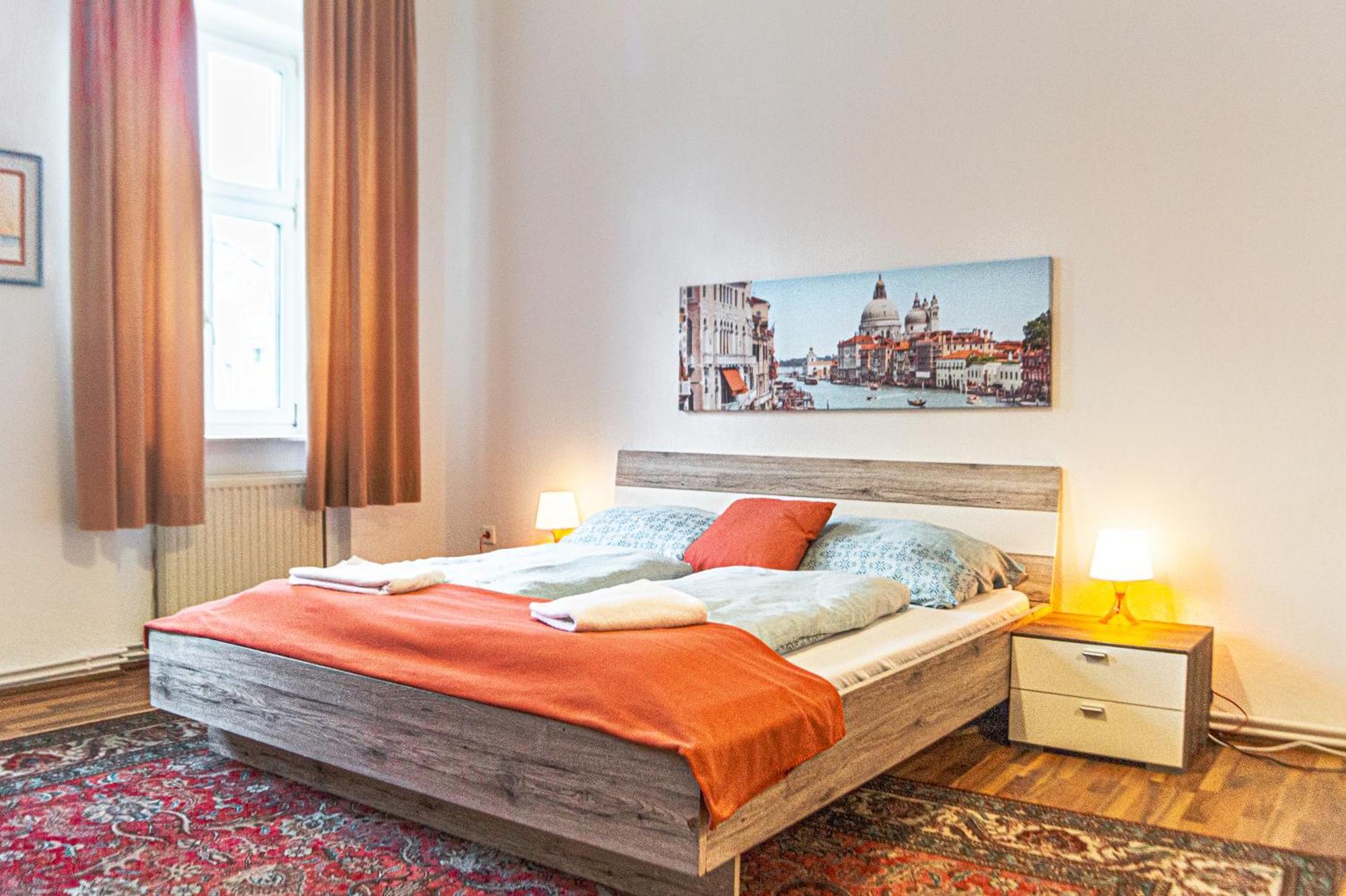 Comfy 2Br- Apartment Near Wiener Stadthalle Buitenkant foto