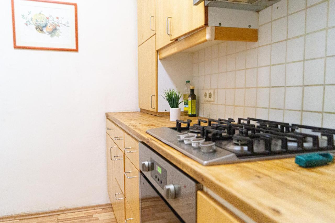 Comfy 2Br- Apartment Near Wiener Stadthalle Buitenkant foto