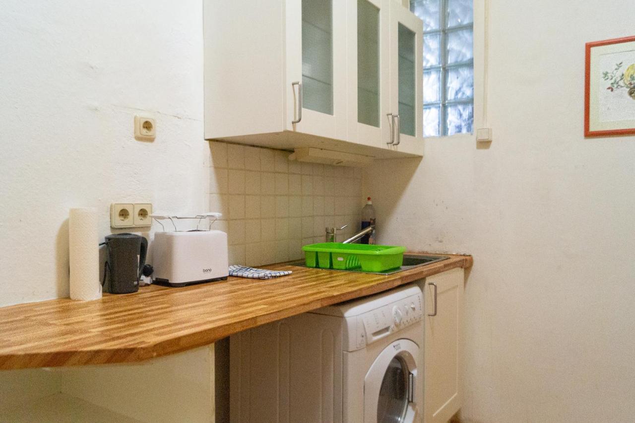 Comfy 2Br- Apartment Near Wiener Stadthalle Buitenkant foto