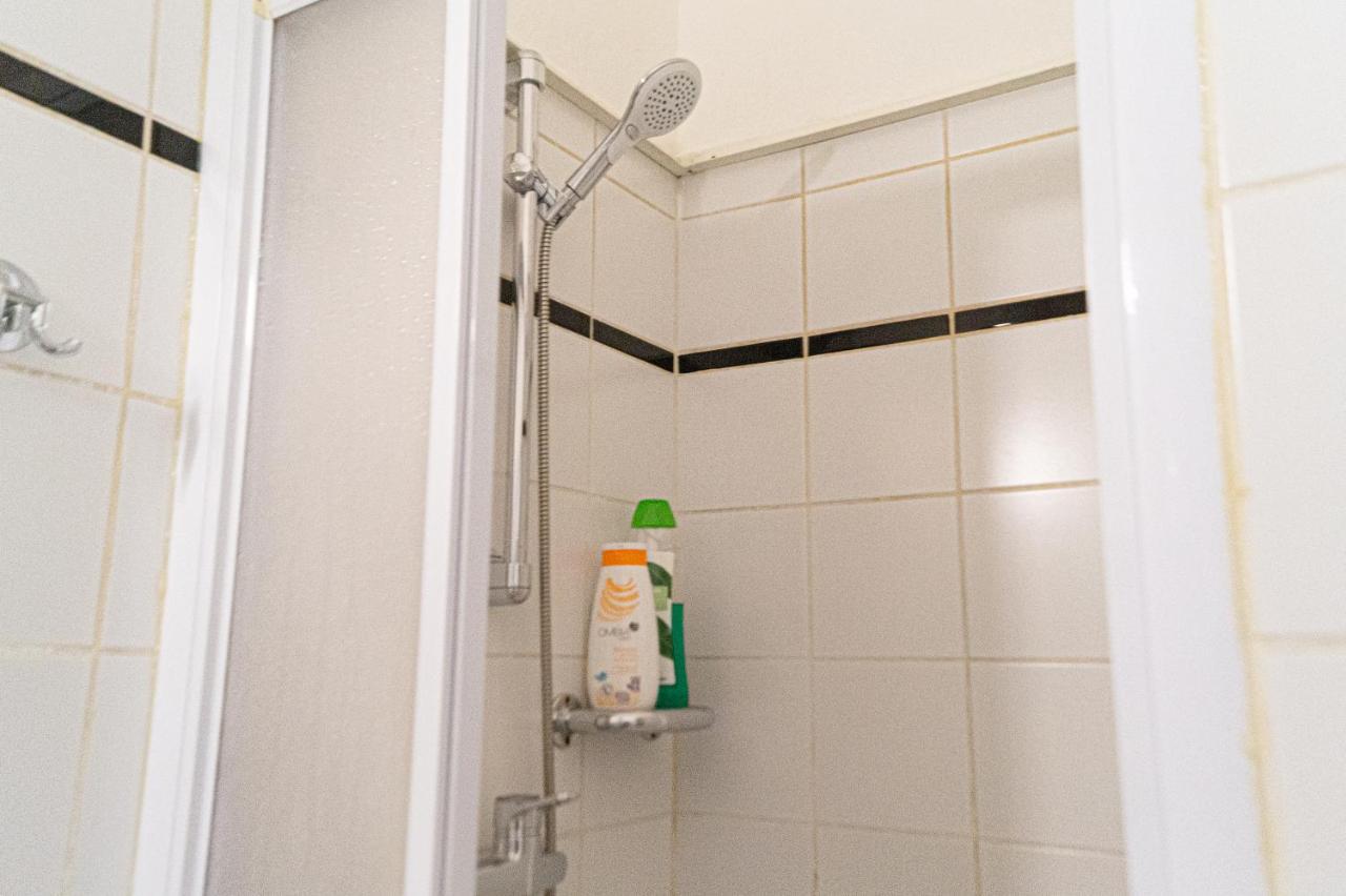 Comfy 2Br- Apartment Near Wiener Stadthalle Buitenkant foto